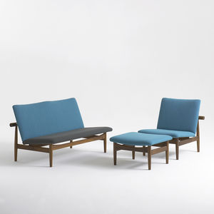 Scandinavian design upholstered bench / fabric / oak / walnut