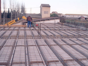 prestressed concrete girder / for floors / precast