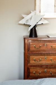 table lamp / Art Deco / alabaster / by Pierre Chareau