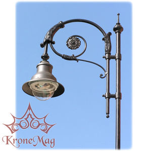 urban lamppost / traditional / plastic / aluminum