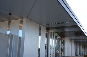 metal cladding / grooved / strip