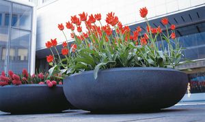 concrete planter / fiberglass / round / for public areas