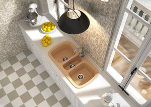 triple-bowl kitchen sink / composite