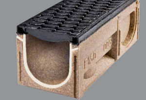 public space drainage channel / concrete / with grating