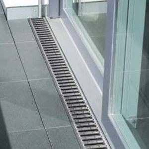 door drainage channel / concrete / with grating