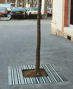 steel tree grate / square