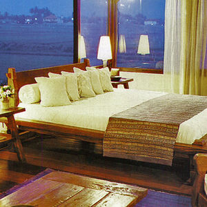double bed / contemporary / with headboard / wooden