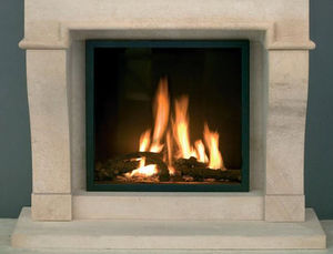 gas fireplace / traditional / closed hearth / built-in