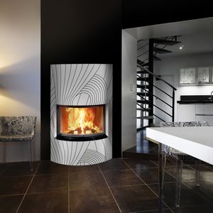 wood-burning fireplace / contemporary / closed hearth / built-in