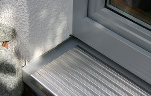 metal window sill / exterior
