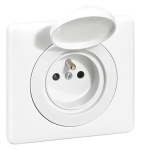 power socket / wall-mounted / contemporary / with safety clip