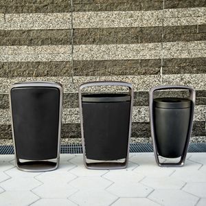 public trash can / polyethylene / metal / recycling