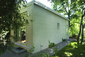 prefab house / contemporary / wooden frame / single-story