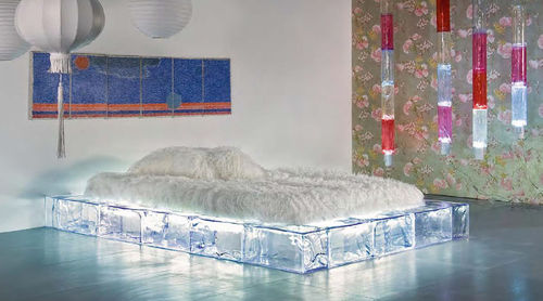 design double bed GEO Sturmundplastic by La Rosa S.p.A