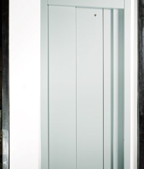 elevator door Savaria