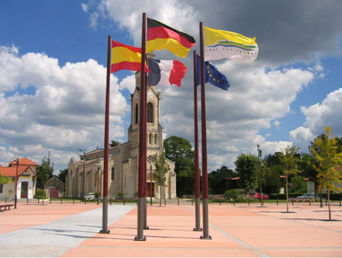 flagpole D&ocirc;me XL AUBRILAM