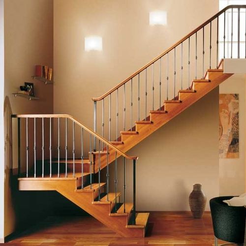 half-turn staircase with a lateral stringer (wooden frame and steps) GARA RINTAL