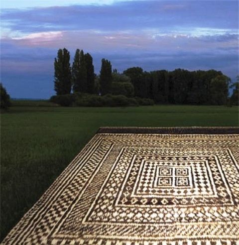persian geometric patterned motif rug in wool (vegetal painting) ZIGORAT ZOLLANVARI - NIKOU COLLECTION