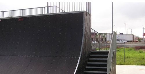 skatepark half-pipe ramp STEALTH-02 World Skate Parks
