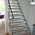 straight staircase / lateral stringer / and glass frame / with a metal and steps - ATRIUM PROSTO