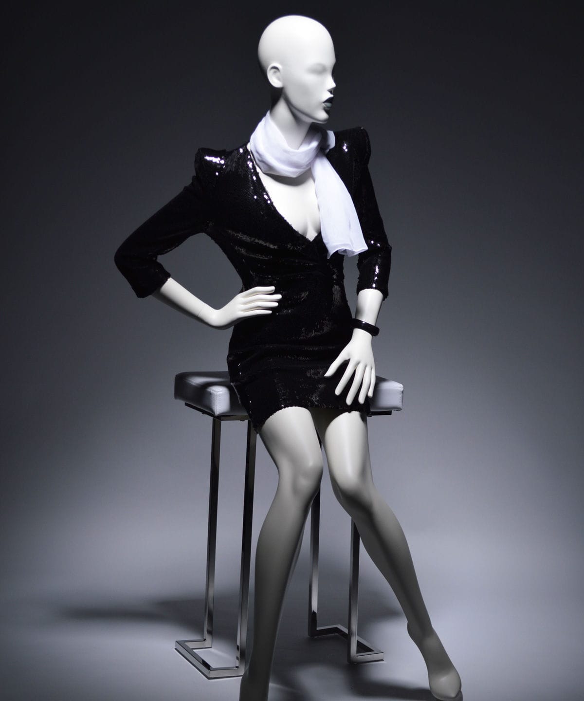 Manequim Feminino Adulto LYNN A2 MANNEQUIN Estilizado Sentado