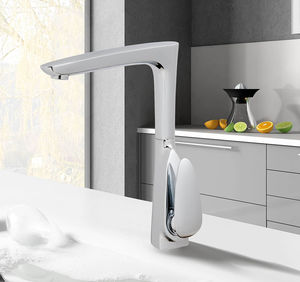misturador monocomando em latão cromado / para cozinha / 1 orifício / da linha comercial