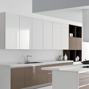 cozinha contemporânea / em carvalho / em madeira lacada / com ilha