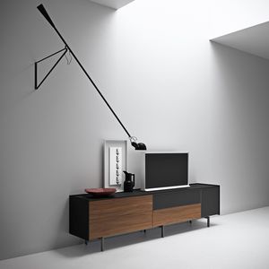 buffet contemporâneo / metálico / em nogueira