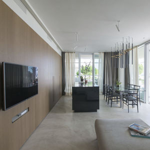 cozinha contemporânea / em madeira / em pedra / com ilha