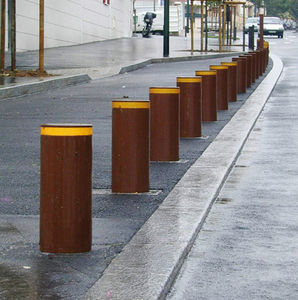 retractable-bollard