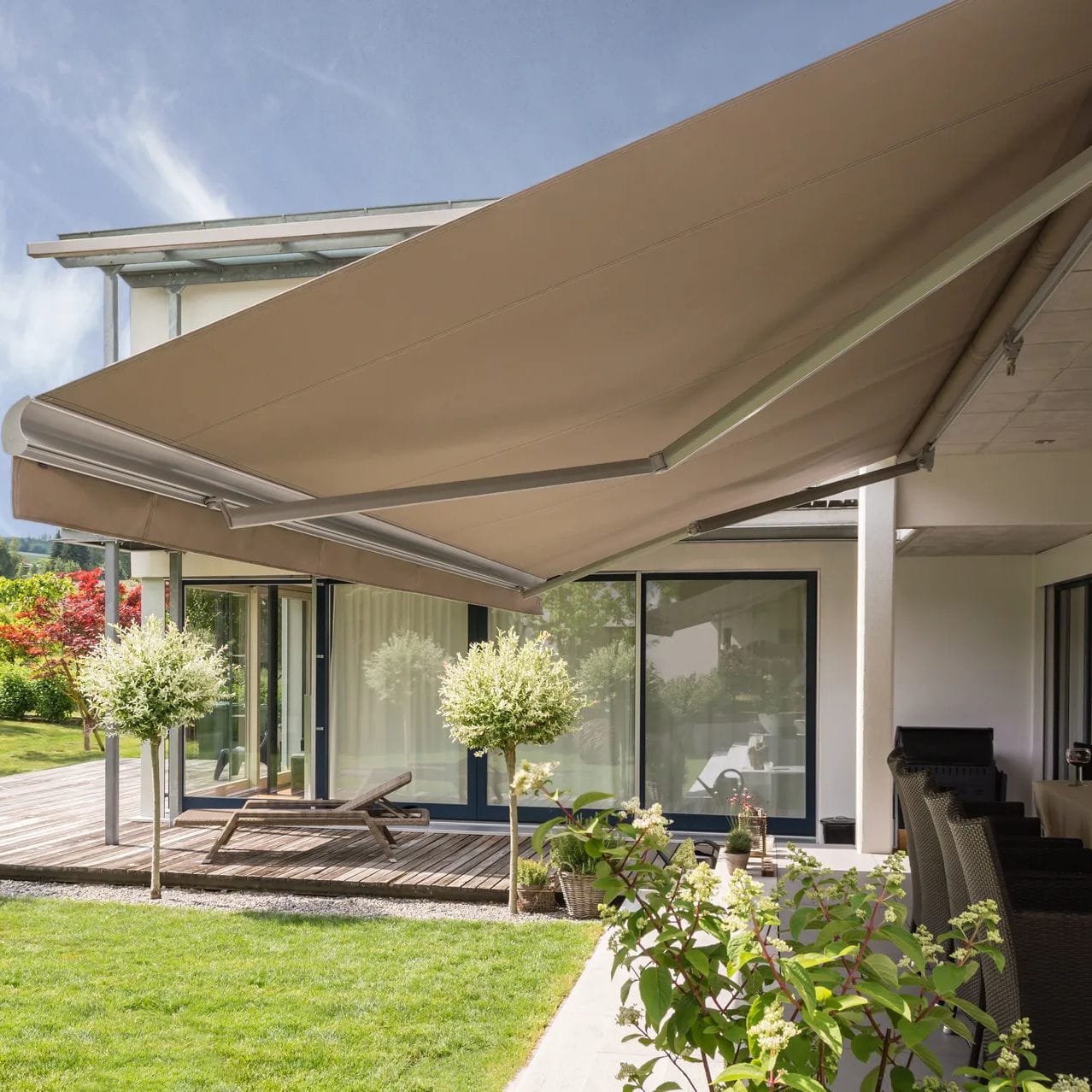 Retractable awning SELECT STOBAG semibox / manual / commercial