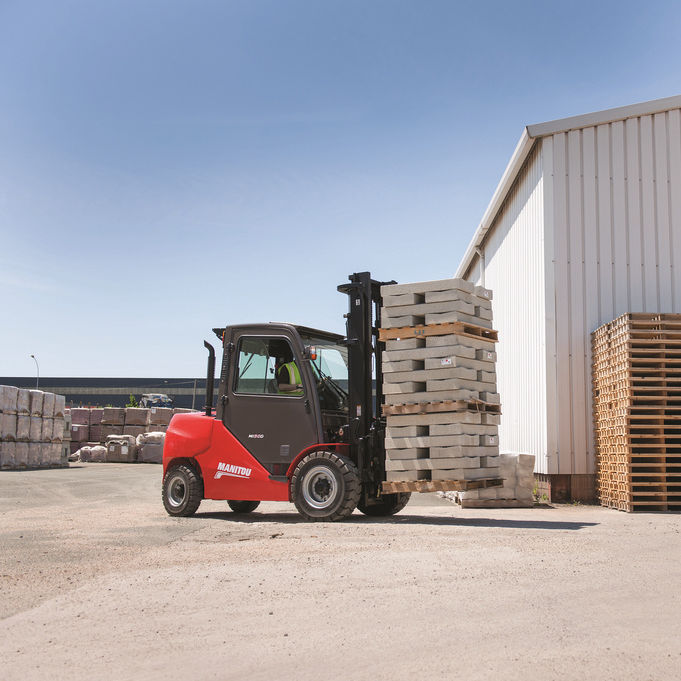 Wheel-mounted forklift - MI 40 G - Manitou America's, Inc.