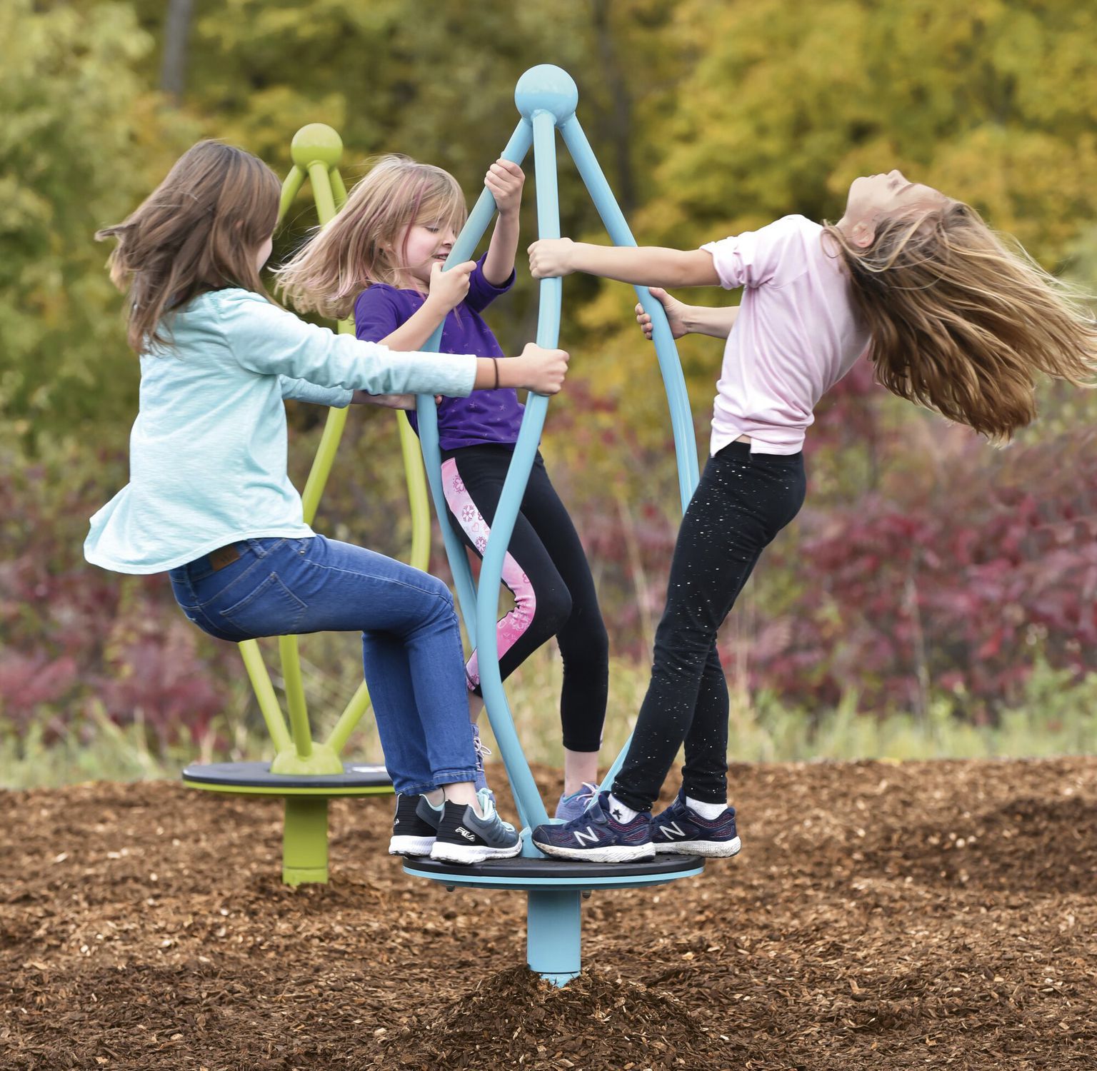 Children's playground spinner Curva® Design 6226 LANDSCAPE STRUCTURES for playground