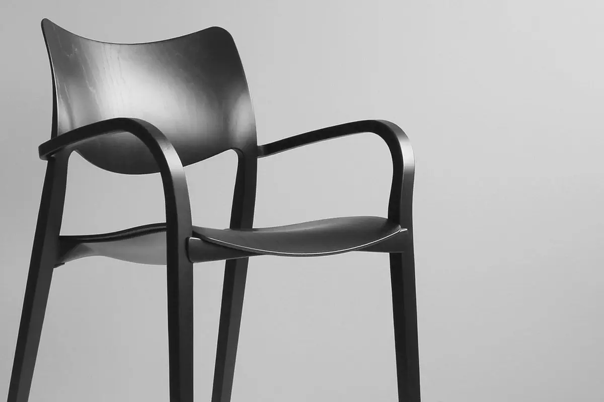 Contemporary chair - LACLASICA - STUA - indoor / solid wood