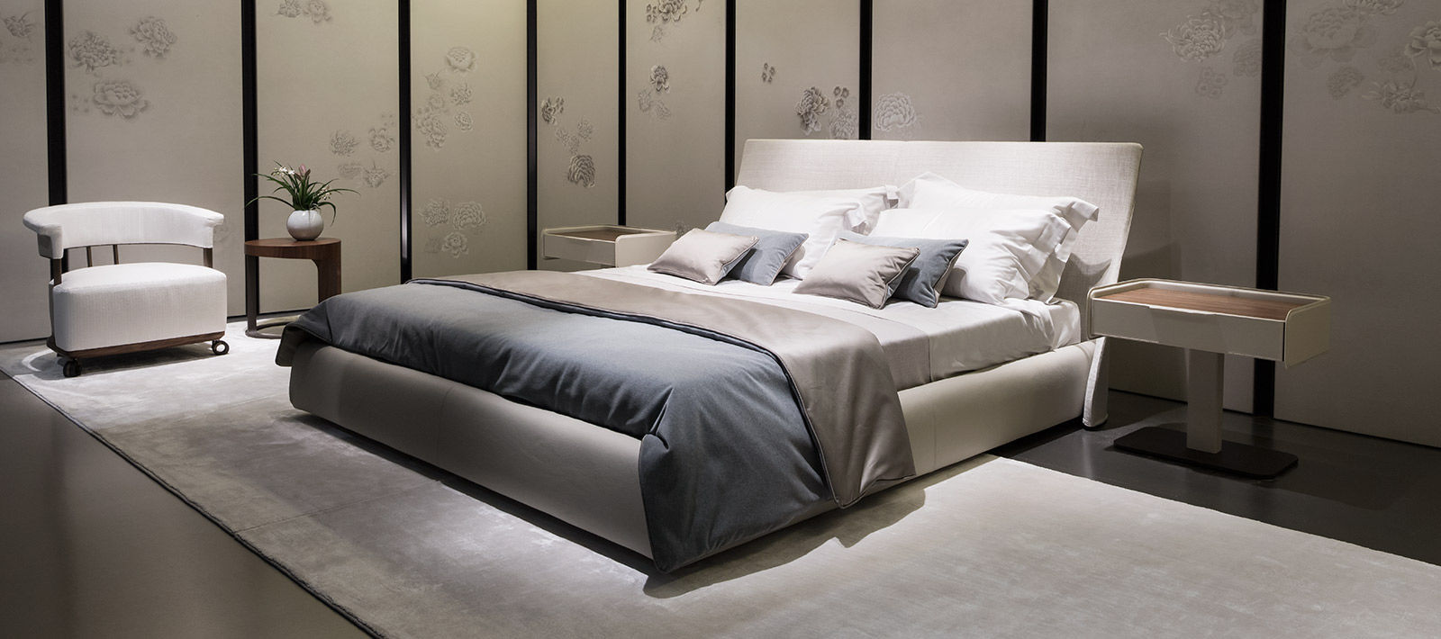 Double Bed - ALTEA - GIORGETTI - Contemporary / Upholstered / Fabric