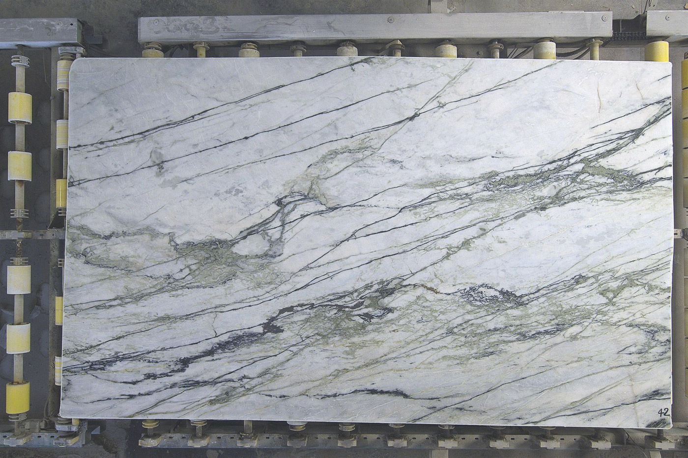 Marble stone slab IRISH CALACATTA Nikolaus Bagnara S.p.A