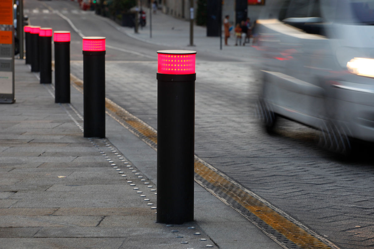 Urban bollard light - SX - Setga - contemporary / steel / PMMA, image size:1200x800