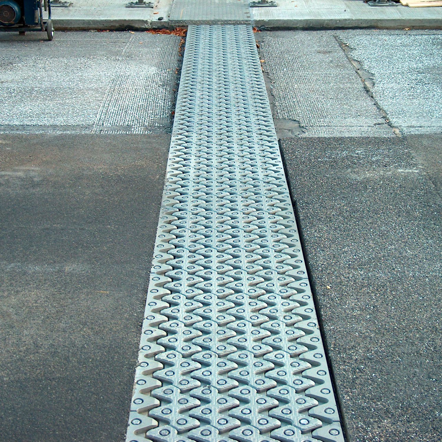 Elastomeric expansion joint TENSAMODULAR LRLS Mageba for bridge