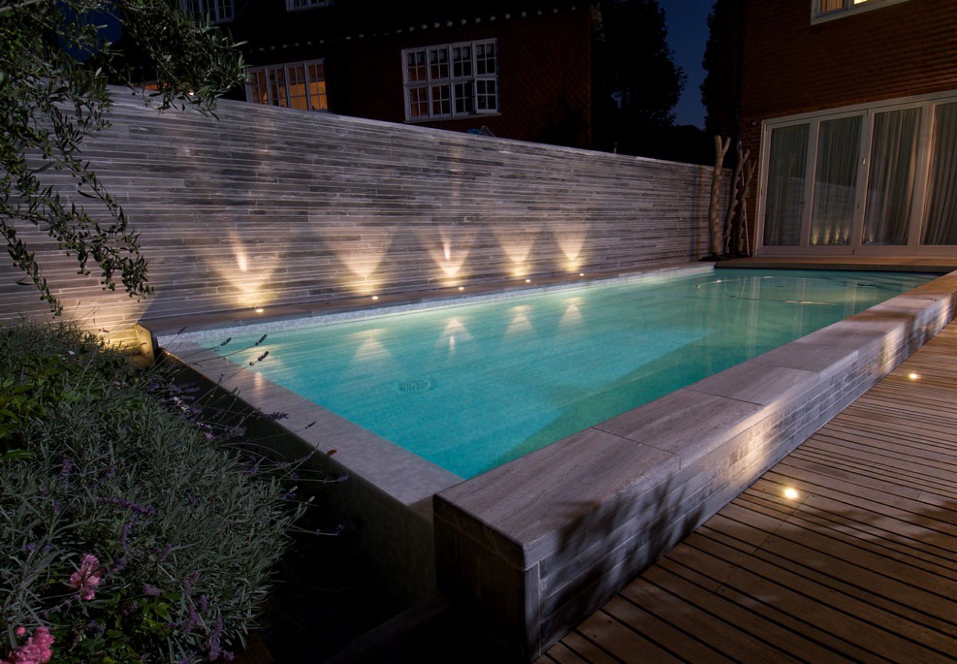 In Ground Swimming Pool Concrete Overflow Outdoor