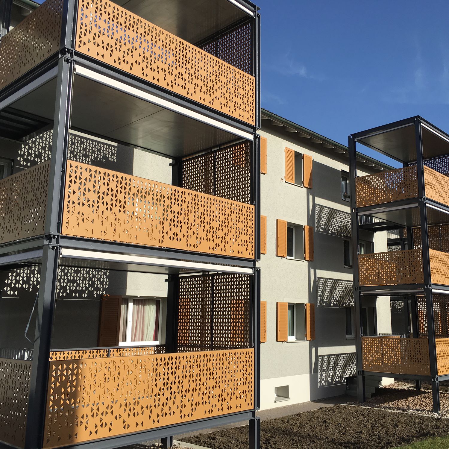 HPL railing CELLON MULTI FAMILY HOUSE ISLIKON Bruag Design