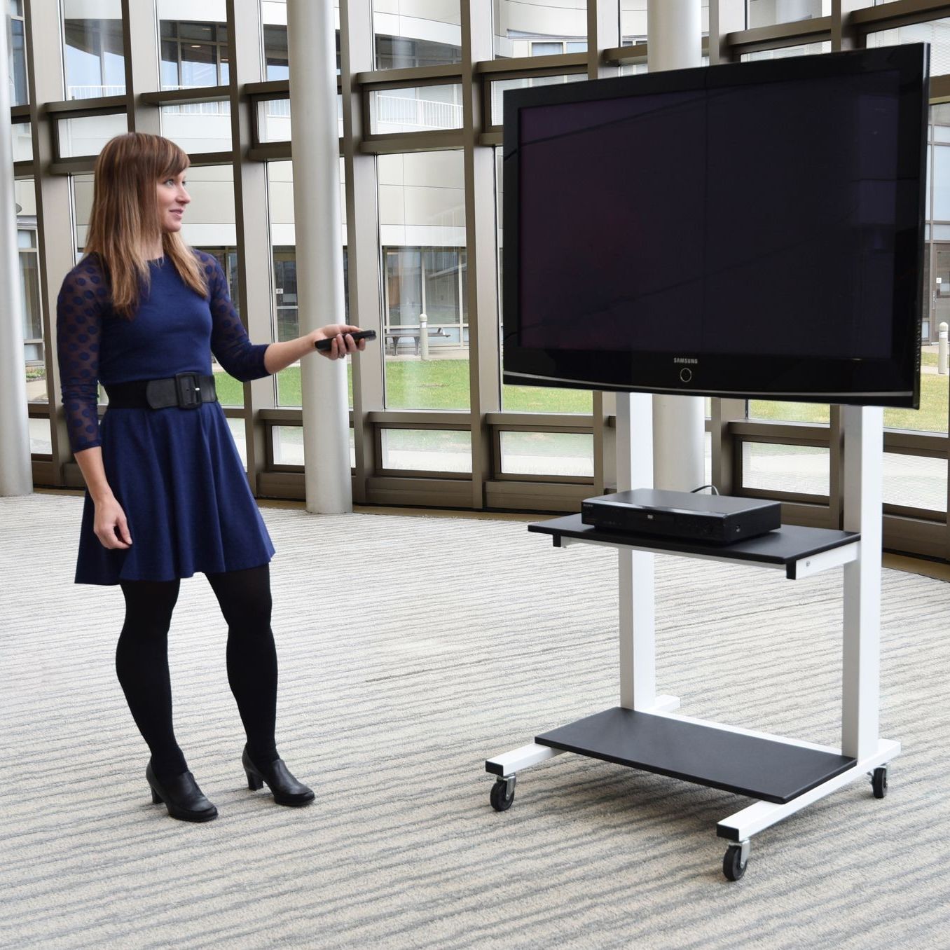 Contemporary TV stand CLCD Luxor on casters / remotecontrol