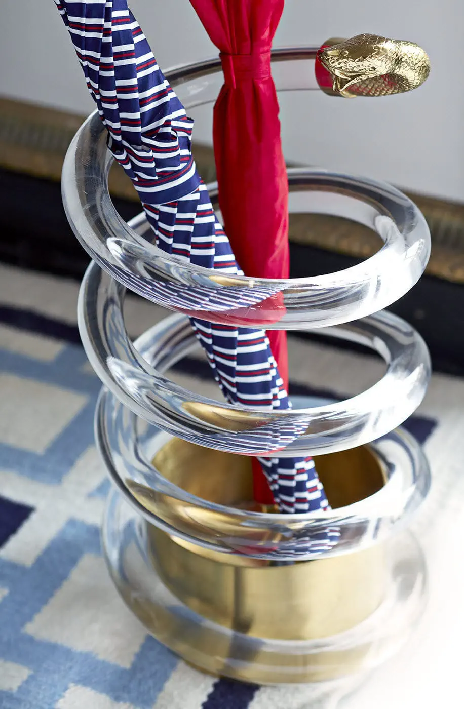 Brass umbrella stand - SERPENT - Jonathan Adler - acrylic