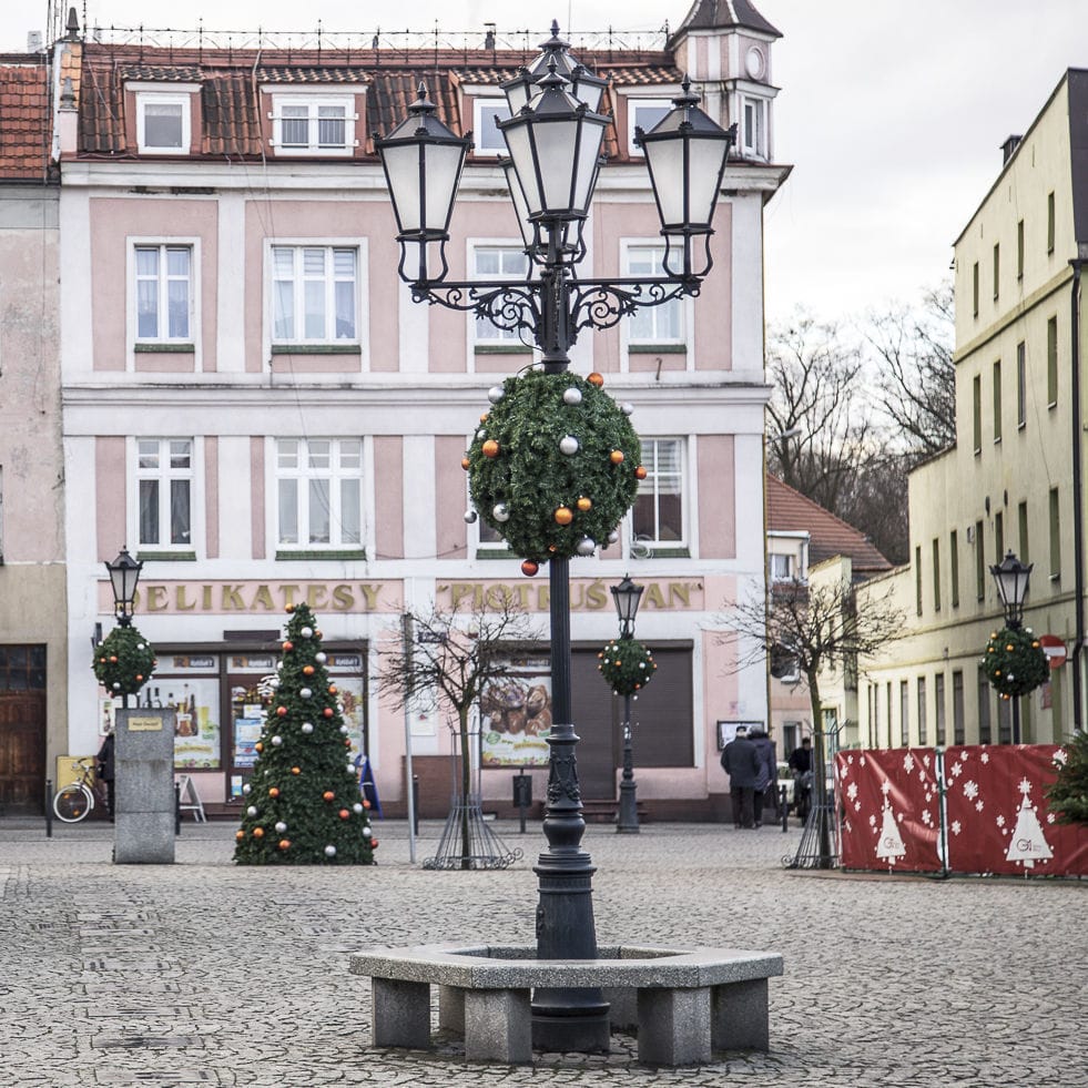Road Christmas lights CHRISTMAS COVERS FOR FLOWER TOWERS Terra