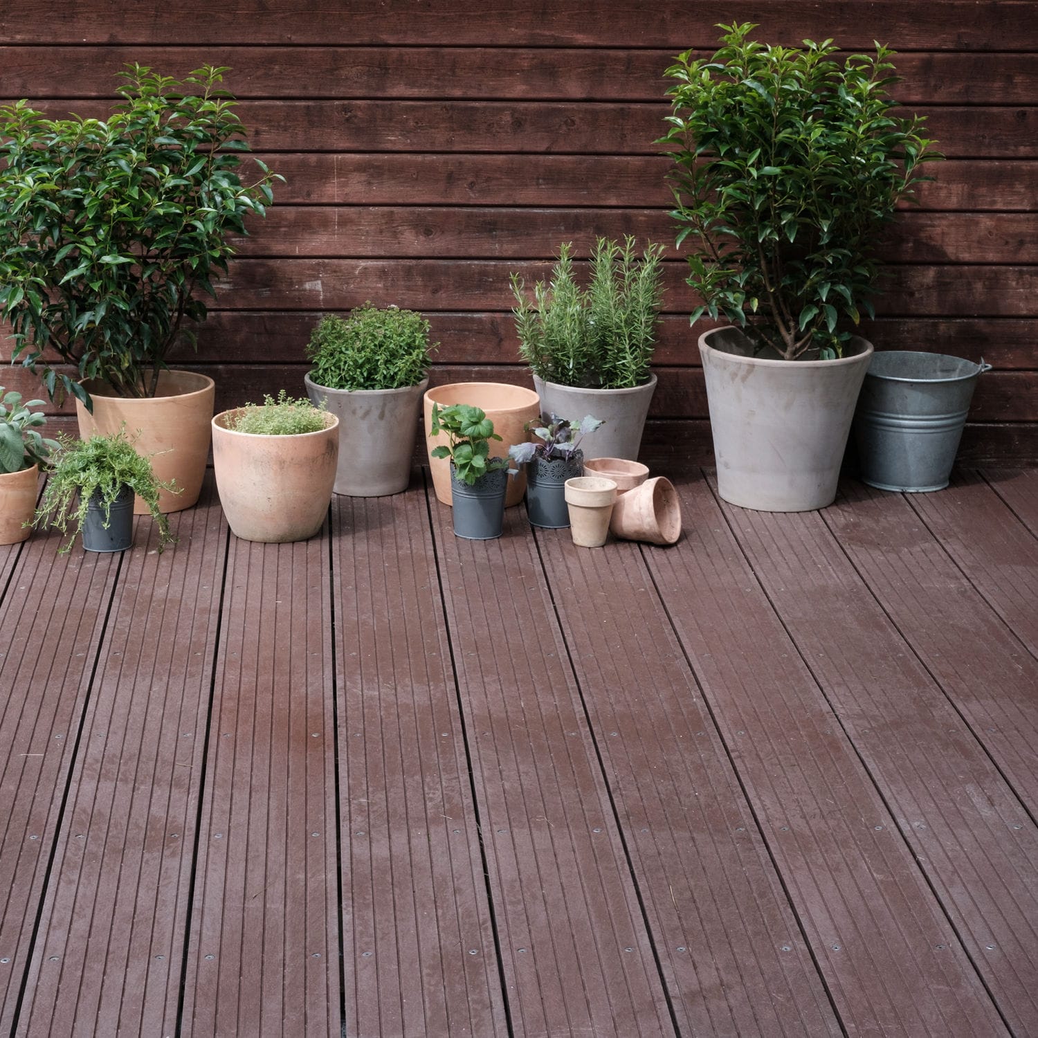 Recycled plastic deck board HAHN Kunststoffe GmbH wood look