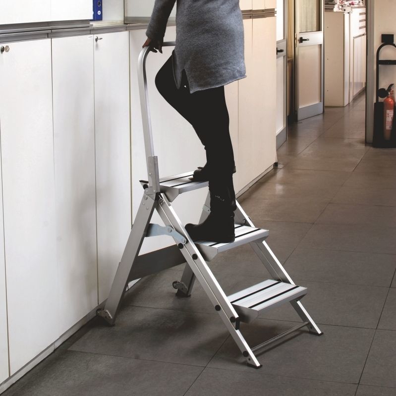 Commercial step ladder - WT - Frigerio Carpenterie - contemporary