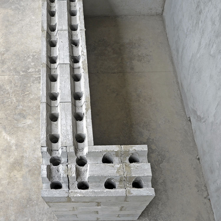 Hollow concrete block / cellular / for loadbearing walls / anti