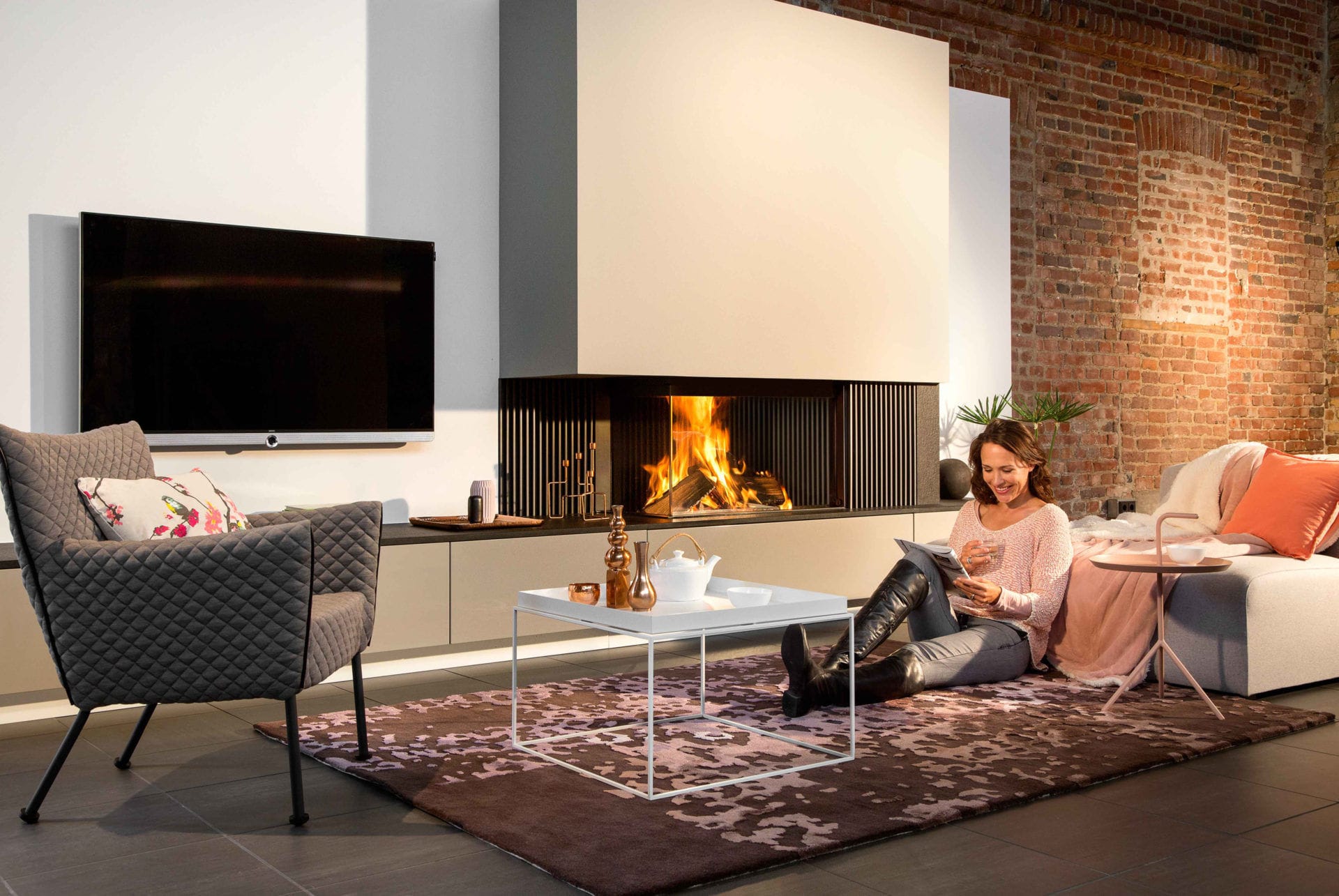 Wood Burning Fireplace Contemporary Closed Hearth Corner