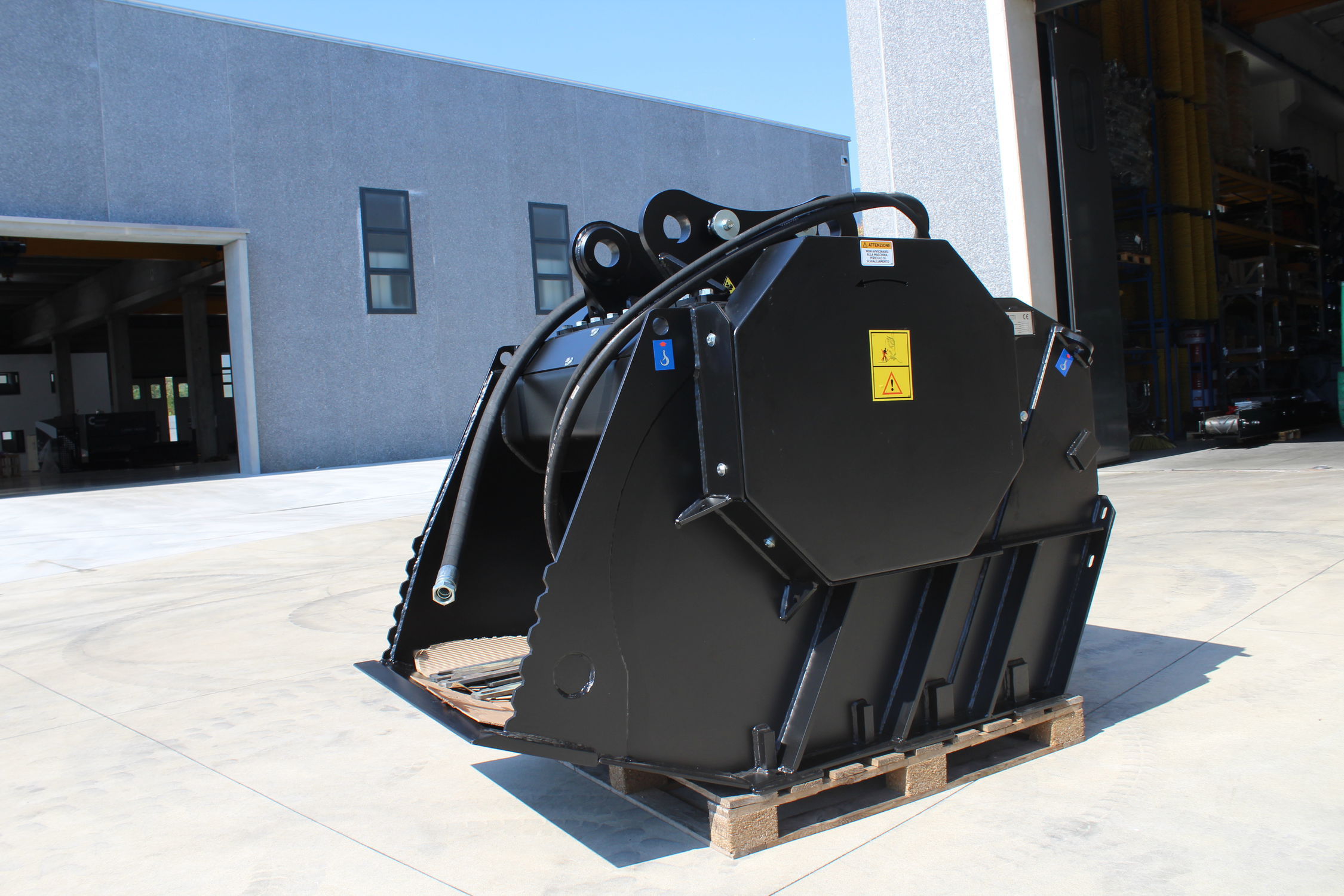 Crusher bucket CBF 90 CM Srl for backhoe loaders / for excavators