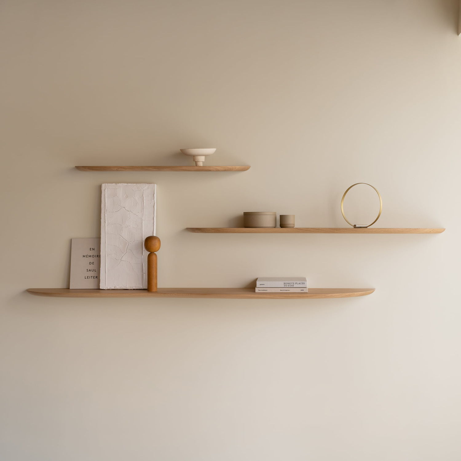 Wallmounted shelf Blob S Studio H&K B.V. contemporary / oak / natural oak