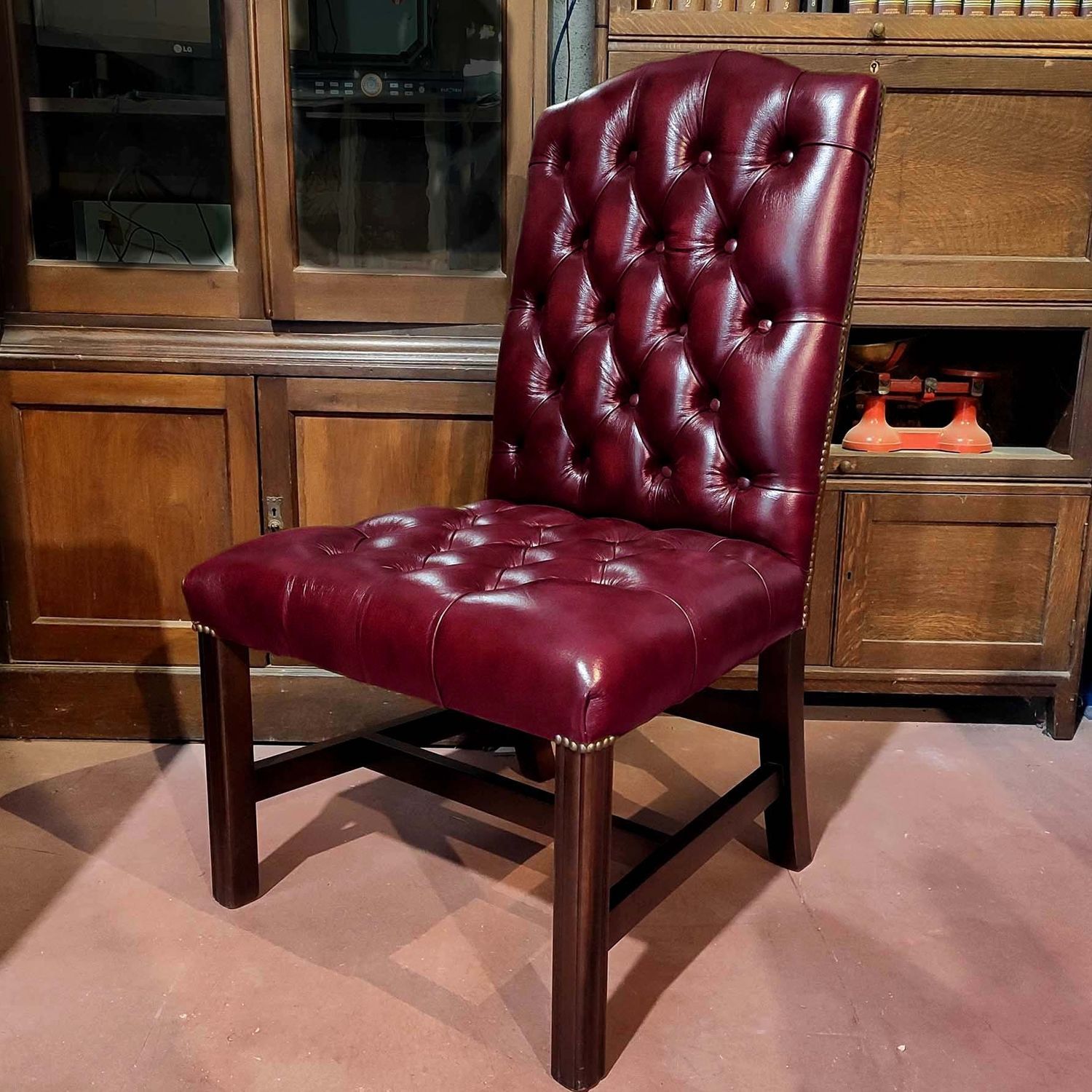 Chesterfield dining chair GAINSBOROUGH Harleq leather / for